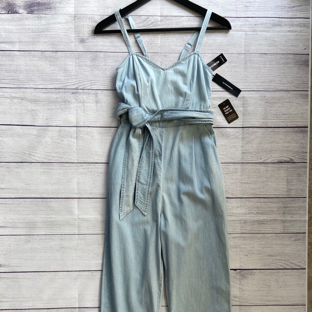 EXPRESS Linen-Blend Cross Back Culotte Jumpsuit - Picture 4 of 16